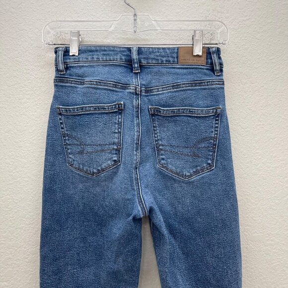 American Eagle Highest Rise Distressed Blue Denim Mom Jeans Pants Womens size 0 - Picture 6 of 7